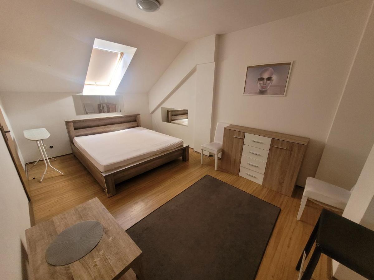 Apartments Zizkov B Prag Eksteriør billede
